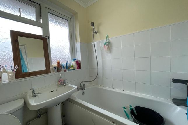 Sussex Road, London photo 3