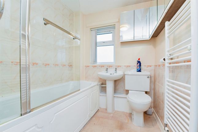 Flat for sale in Mayenne Place, Devizes