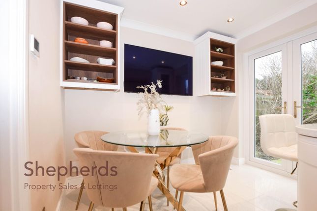 8, Norwood Road, Cheshunt photo 4