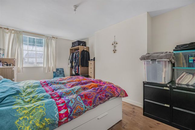 Town house for sale in Castle Hill, Reading