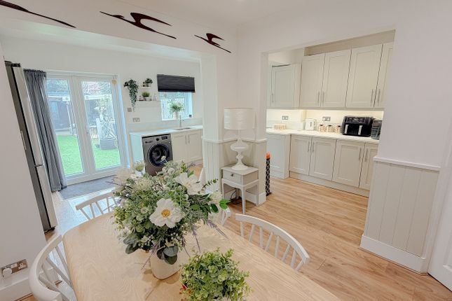 129, Bramblewood Close, Carshalton photo 2