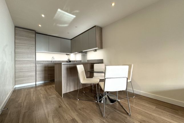 Flat 57 Goldhawk House, 10 Beaufort Park, Colindale photo 3