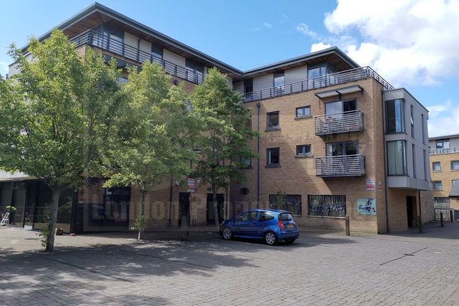 Thumbnail Flat to rent in Woodins Way, Oxford