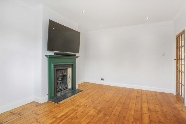 83, Wickham Avenue, Cheam photo 4