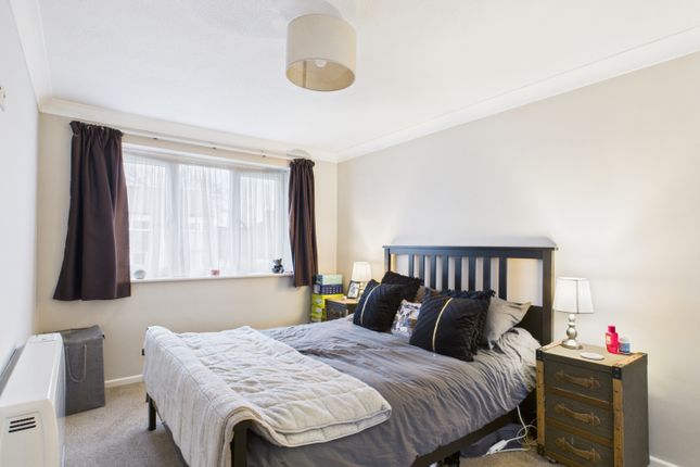 Flat 7, Fletcher Court, Salesbury Drive, Billericay photo 3