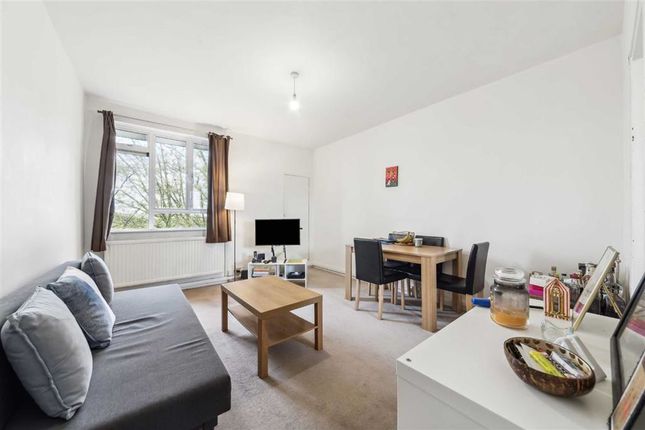 Thumbnail Flat to rent in Hallfield Estate, London