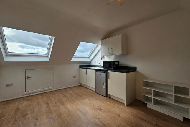 5, Rugby Close, Harrow photo 2