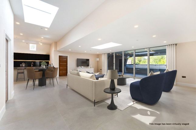 The Penthouse,, The Penthouse, Winscombe Court, Tadworth photo 3