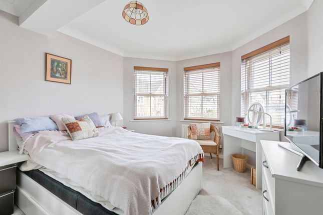 2, Apley Way, Cambridge photo 4