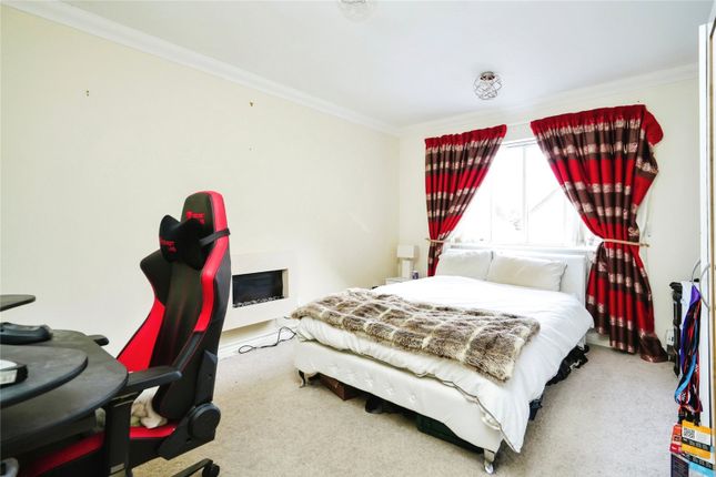 Town house for sale in Victoria Court, Bicester, Oxfordshire