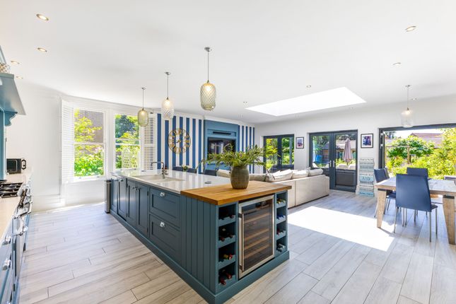 Inglewood, Branksomewood Road, Fleet photo 3