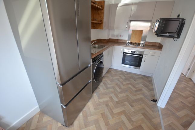 15, Bytham Close, Grimsby photo 3
