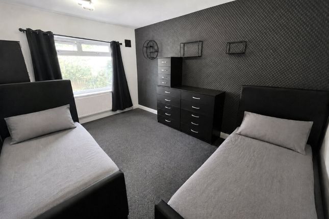 119, Bridge Road, Greater London photo 4