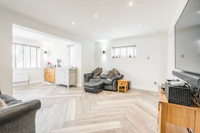 65 Somerleyton Road, Lowestoft photo 4