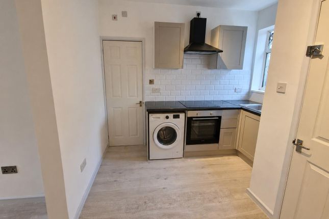 12, Centre Street, South Elmsall photo 4
