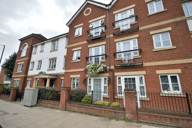 1-bed flat on Pegasus Court , Greens Lanes , Winchmore Hill , £225,000