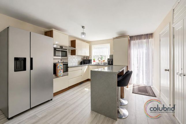 4, Geary Drive, Brentwood photo 2