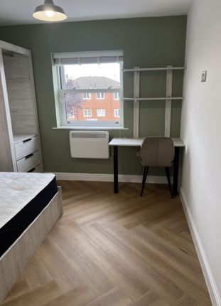 Flat 4, 195 Derby Road, Loughborough photo 5