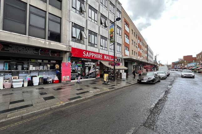 Retail premises to let in High Street, Slough, Berkshire
