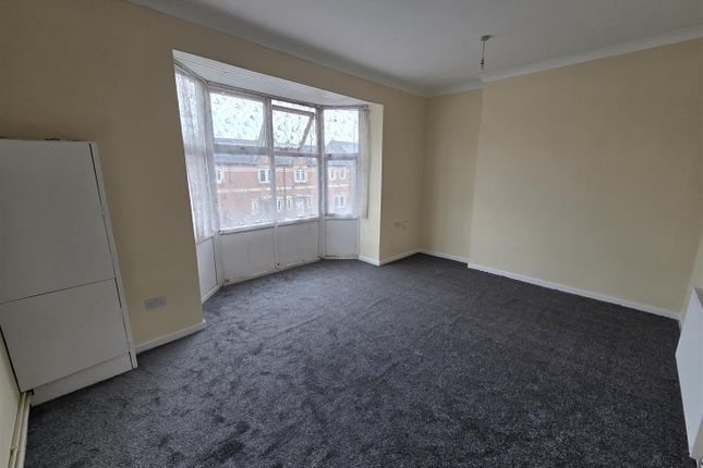 Flat Above, 121, Commercial Road, Newport photo 2