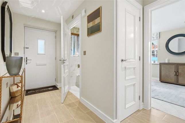 22 Alderhurst Close,, Alderhurst, Egham photo 3