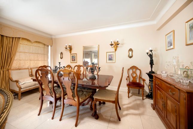 1, Bentinck Close, London photo 2