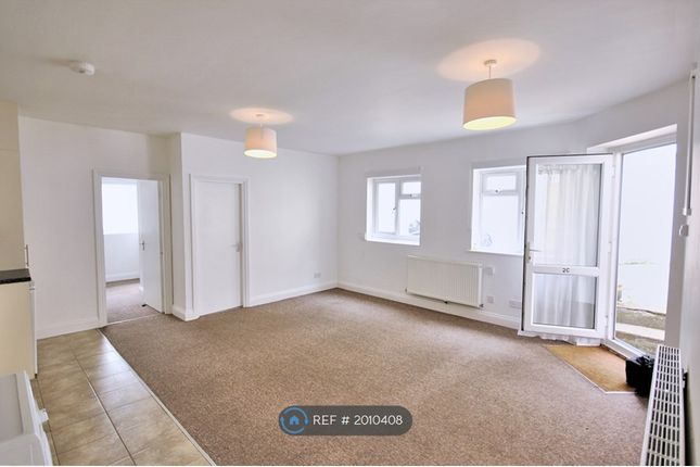 Flat to rent in Clarendon Road, Hove BN3