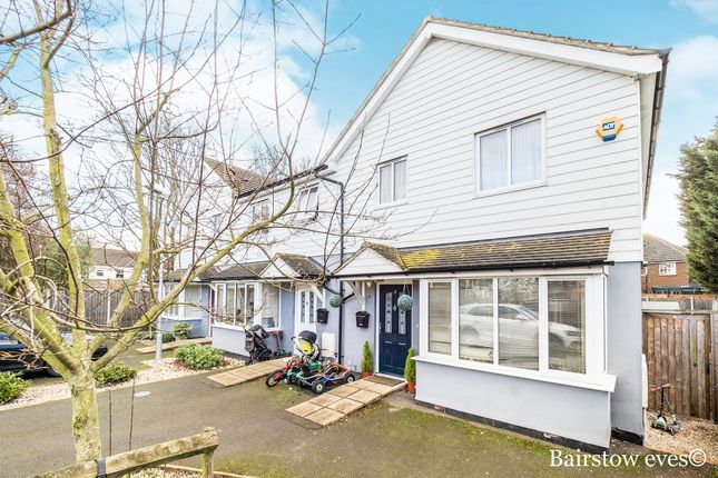 3-bed house on Romford, £2,300/mo