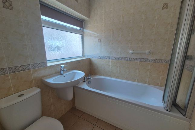 16 Bredenbury Gardens, Porthcawl photo 5