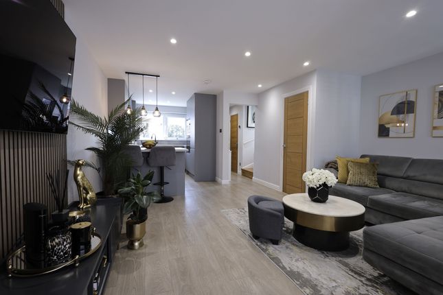 66 Archates Avenue, Grays photo 3
