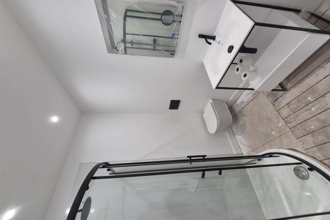 Flat 2, 1, Pier Road, Withernsea photo 3