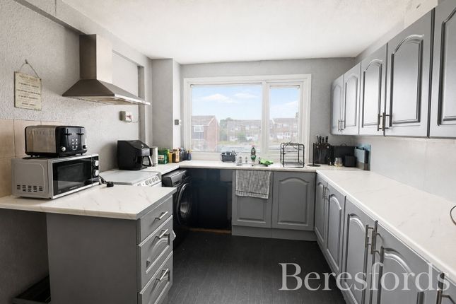 2, Hamble Close, Essex photo 3