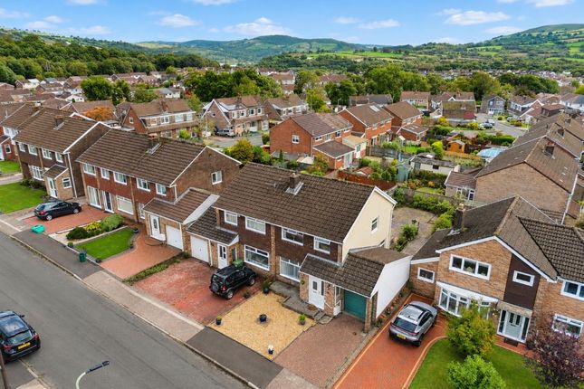 32, Milford Close, Pontypridd photo 2
