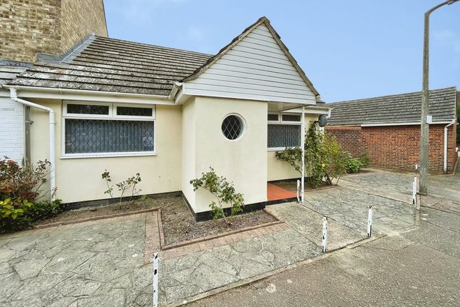 2-bed house on 8, Caroline Close, Colchester, £240,000