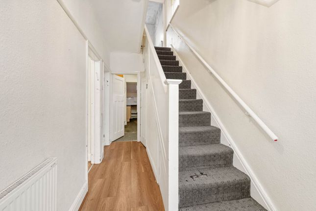 38, Tewkesbury Drive, Manchester photo 2