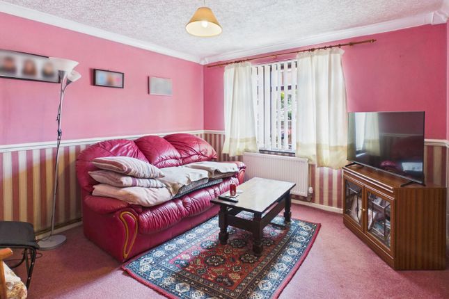 120, Oak Way, Cinderford photo 2