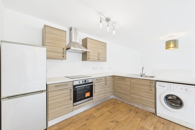Flat 10  Leo House,, 23, Lion Green Road, Coulsdon photo 4