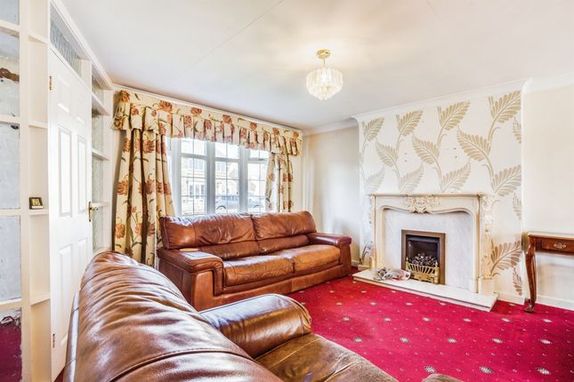 4, Thornleigh Croft, Wakefield photo 5