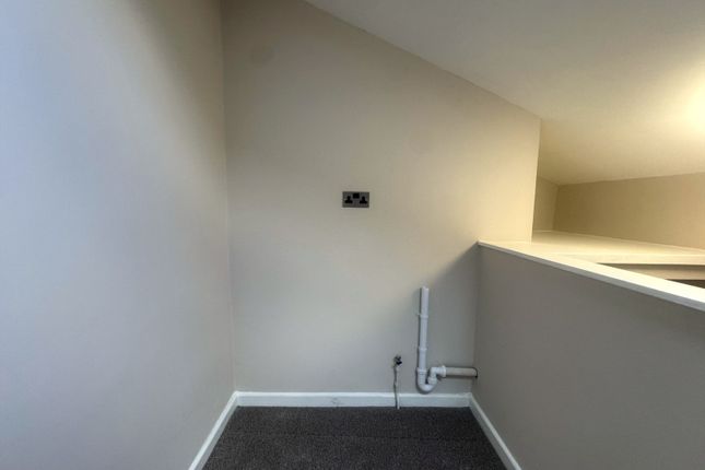 Walton, Wakefield photo 4