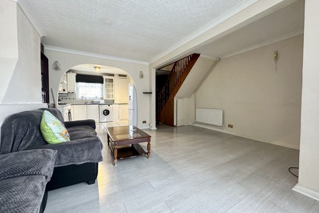 Maisonette to rent in Tanners Hill, Deptford