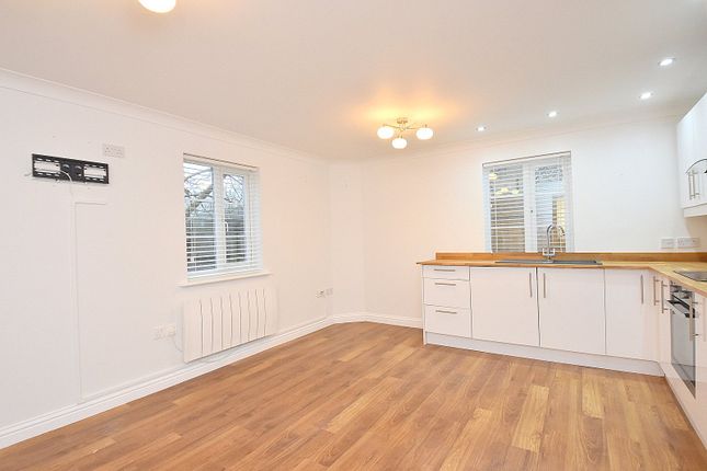 20 Holly Court, Pines Close, Somerset photo 4