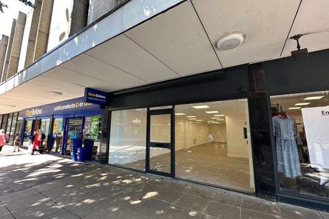 Retail premises to let in 96 New Street, 96 New Street, Huddersfield