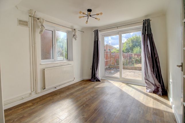20, Ashridge Road, Wokingham photo 4