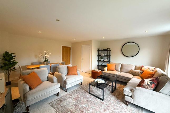 28, Eccles Close, Sawston, Cambridge photo 3