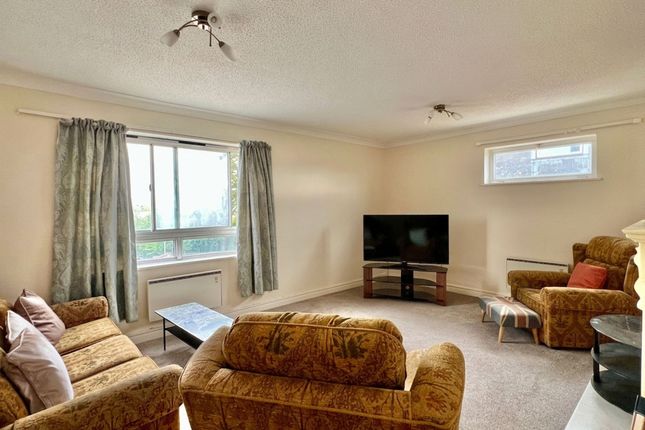Flat 10, Osborne Court Compass Rise, Taunton photo 3