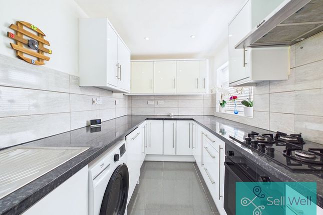 9, Hawthorn Drive, Manchester photo 2