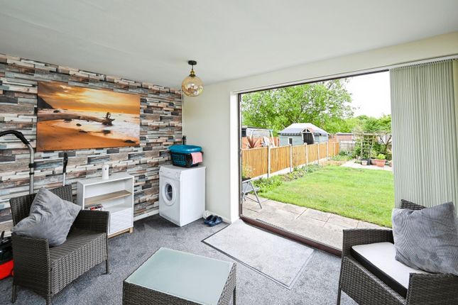 12, Tuxford Avenue, Meden Vale, Mansfield photo 3