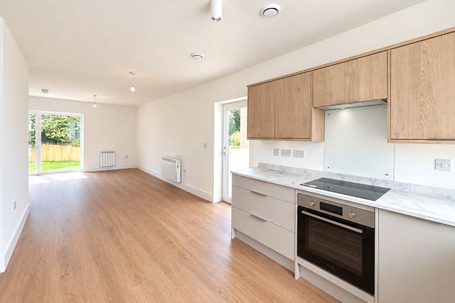 5, Burgess Close, Bristol photo 2