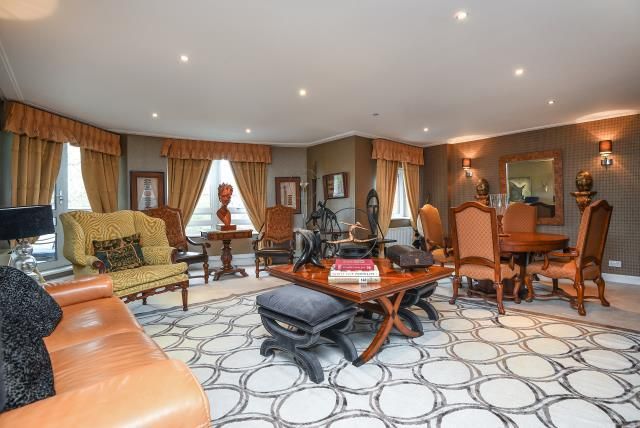 Flat for sale in Templar Court, St Johns Wood