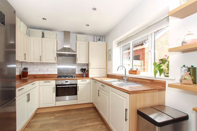 23, Hewgal Way, Aston Clinton photo 2